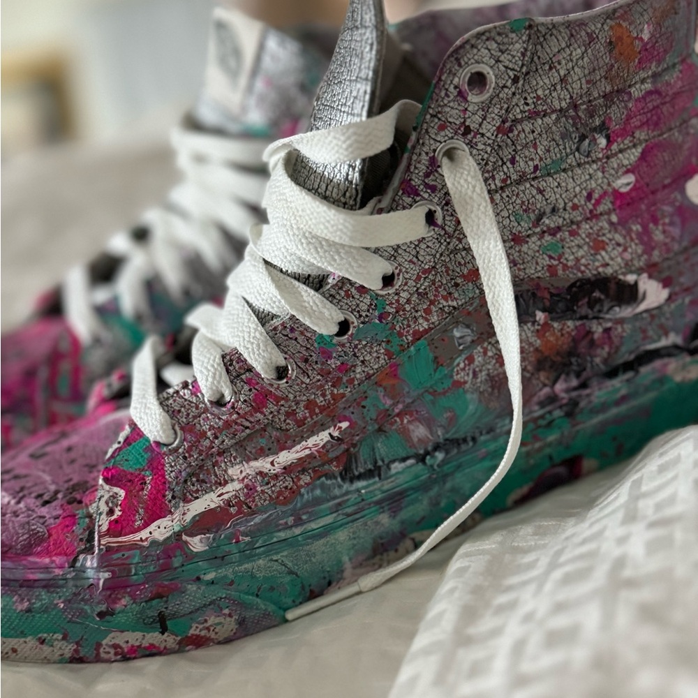Hand-painted Woman’s High-Top VANS 7.5 - Picture 3 of 6